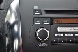 2013款铃木天语SX4酷锐1.6L手动灵动型