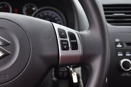 2013款铃木天语SX4酷锐1.6L手动灵动型