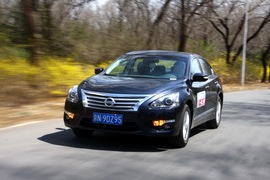 2013款新世代天籁试驾