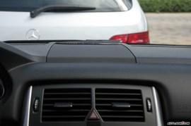 奔驰B200内饰