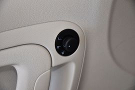 2012款斯柯达晶锐1.4L手动晶灵版