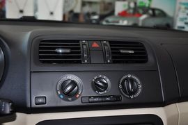 2012款斯柯达晶锐1.4L手动晶灵版