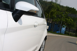 试驾2013款福特新嘉年华两厢1.5L自动劲动型