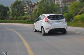 试驾2013款福特新嘉年华两厢1.5L自动劲动型