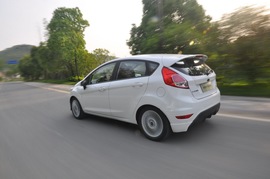 试驾2013款福特新嘉年华两厢1.5L自动劲动型