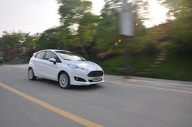 试驾2013款福特新嘉年华两厢1.5L自动劲动型