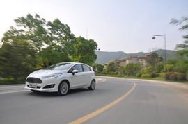 试驾2013款福特新嘉年华两厢1.5L自动劲动型