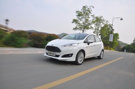 试驾2013款福特新嘉年华两厢1.5L自动劲动型