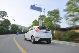 试驾2013款福特新嘉年华两厢1.5L自动劲动型