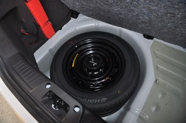 试驾2013款福特新嘉年华两厢1.5L自动劲动型