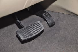 2013款华泰宝利格1.8T自动智尊版