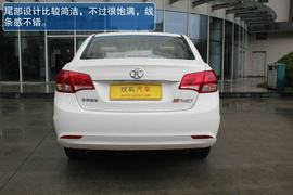 北京汽车E系列三厢版到店实拍