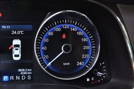 2013款红旗H7