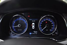 2013款红旗H7