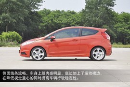 2013款福特嘉年华ST实拍图解