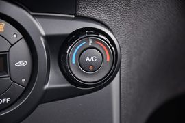 2013款福特嘉年华ST