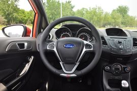 2013款福特嘉年华ST