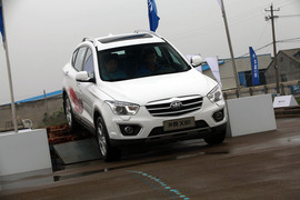 2013款一汽奔腾X80宁波试驾实拍