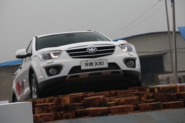 2013款一汽奔腾X80宁波试驾实拍