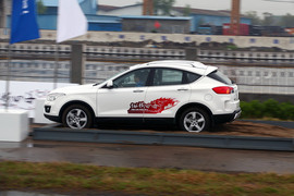 2013款一汽奔腾X80宁波试驾实拍