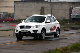 2013款一汽奔腾X80宁波试驾实拍