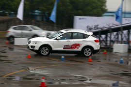 2013款一汽奔腾X80宁波试驾实拍