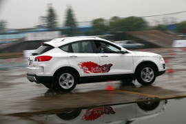 2013款一汽奔腾X80宁波试驾实拍