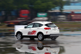 2013款一汽奔腾X80宁波试驾实拍