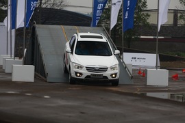 2013款一汽奔腾X80宁波试驾实拍