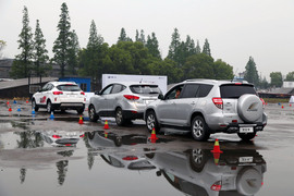 2013款一汽奔腾X80宁波试驾实拍