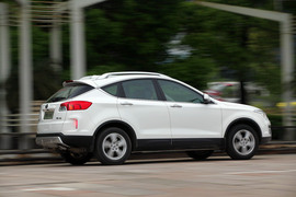 2013款一汽奔腾X80宁波试驾实拍