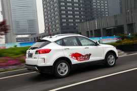 2013款一汽奔腾X80宁波试驾实拍