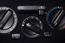 2011款日产骐达1.6L手动舒适版