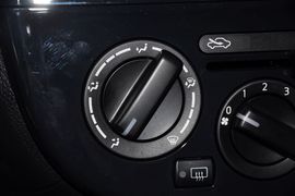 2011款日产骐达1.6L手动舒适版