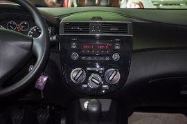 2011款日产骐达1.6L手动舒适版
