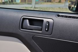 2013款福特野马3.7L