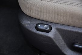 2013款福特野马3.7L