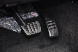 2013款福特野马3.7L