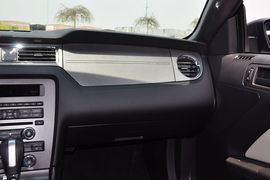 2013款福特野马3.7L