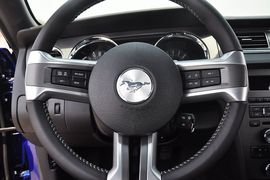 2013款福特野马3.7L