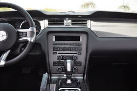 2013款福特野马3.7L