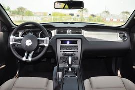 2013款福特野马3.7L