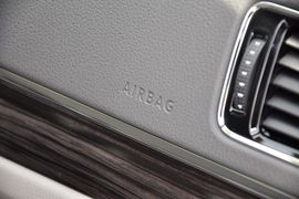 2013款上海大众朗行1.6L自动豪华型