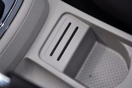 2013款上海大众朗行1.6L自动豪华型