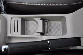 2013款上海大众朗行1.6L自动豪华型