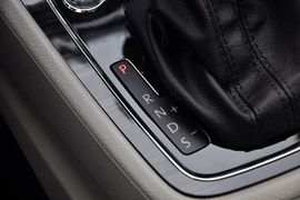 2013款上海大众朗行1.6L自动豪华型