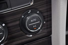 2013款上海大众朗行1.6L自动豪华型