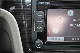 2013款上海大众朗行1.6L自动豪华型