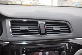 2013款上海大众朗行1.6L自动豪华型