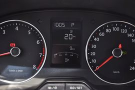 2013款上海大众朗行1.6L自动豪华型